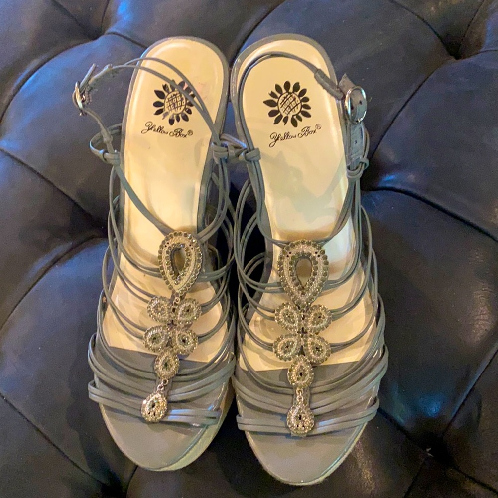 Yellow Box jeweled wedge 7.5
